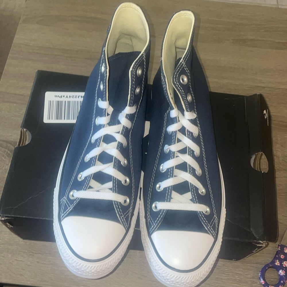 ❇️NWT❇️ Converse Navy Hi Tops - Picture 4 of 9